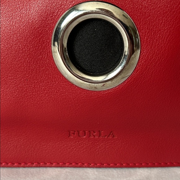 Furla Modern Red Leather Metal Grommets Adjustable Straps Shoulder Bag Purse 🌺🌺 - Picture 4 of 7